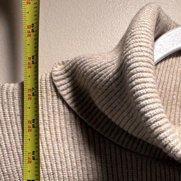 Free People Softly Structured Tunic Sweater Heather Oatmeal OB816580 EUC Small - Picture 11 of 15